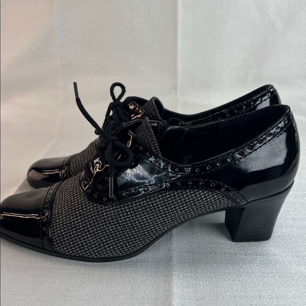 Covington, canvas and patent leather stylish heels - Picture 5 of 9